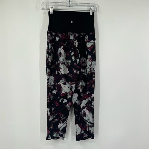 Lululemon Tranquil Crop High Rise Joggers Kara Blossom Multi/Black - Picture 3 of 5